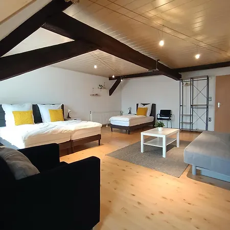 Altdorf Zentral, Stadtnaehe Nbg • Toplage 96qm 3zi Apartmán